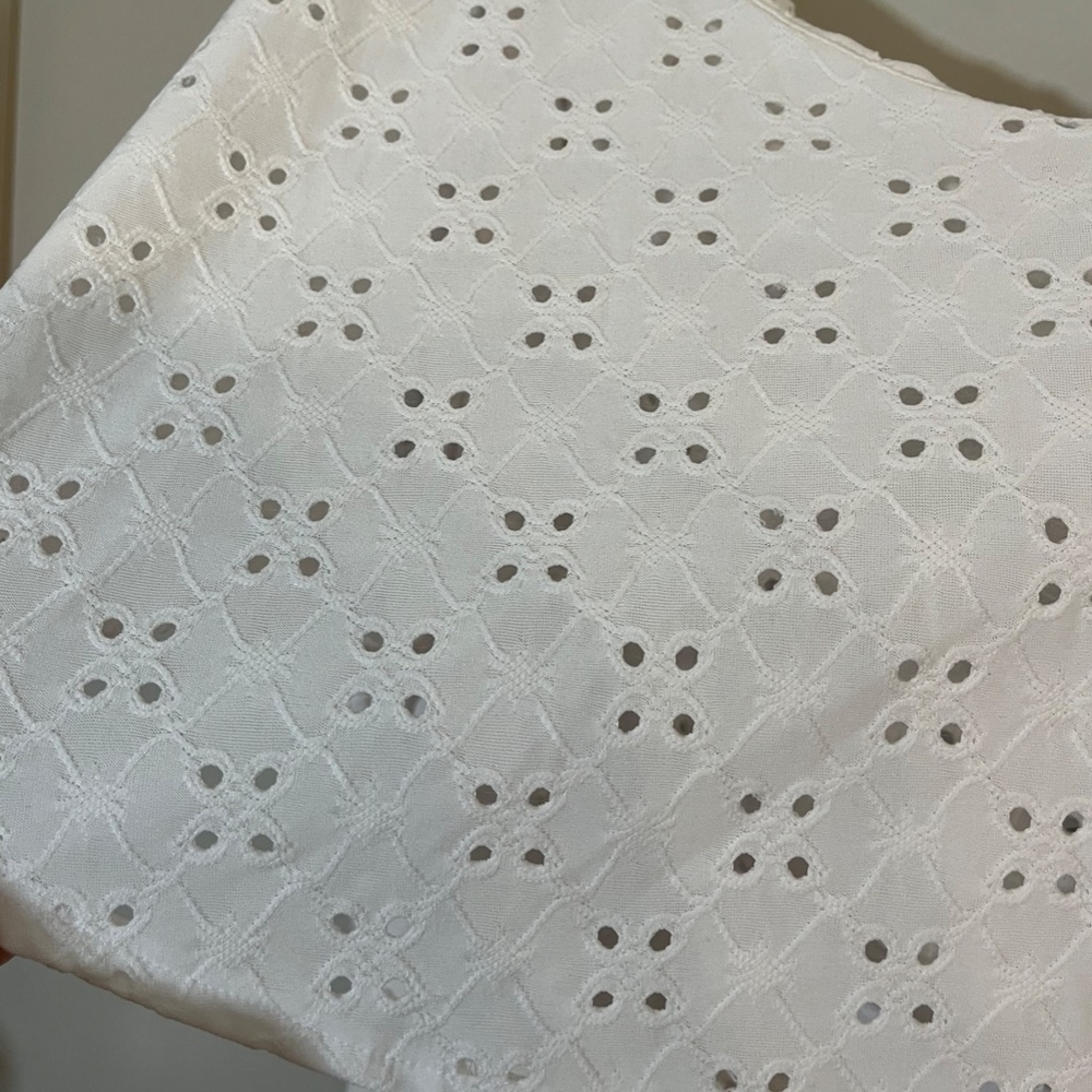 Torrid Coastal Top 26 White Eyelet Ruffle Euro Summer Preppy Old Money Classic - Picture 4 of 11